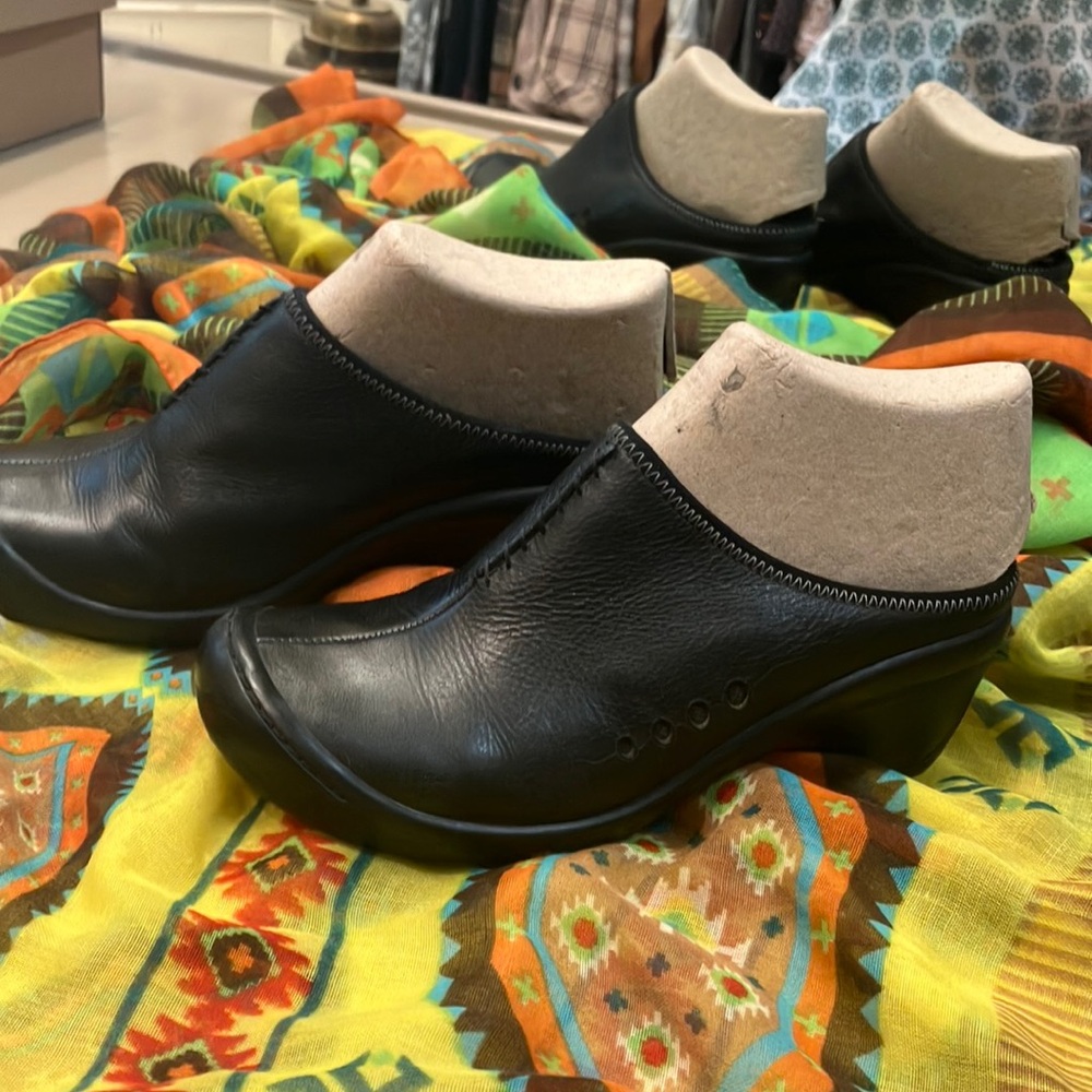 Privo Black Leather Slip-On Shoes